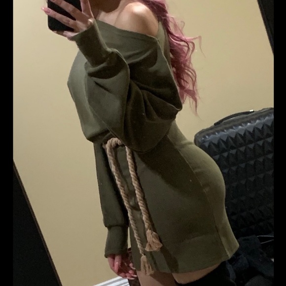 Off shoulder rope sweater dress - Picture 1 of 3